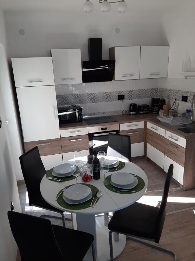 Ferienhaus Karlo Pridraga Eksteriør bilde