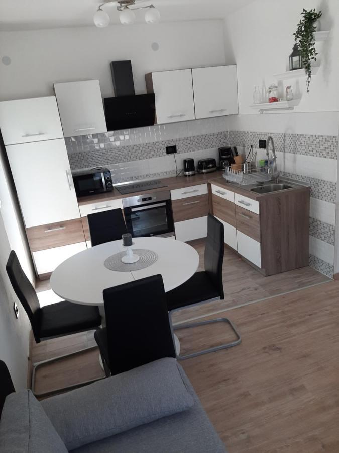 Ferienhaus Karlo Pridraga Eksteriør bilde