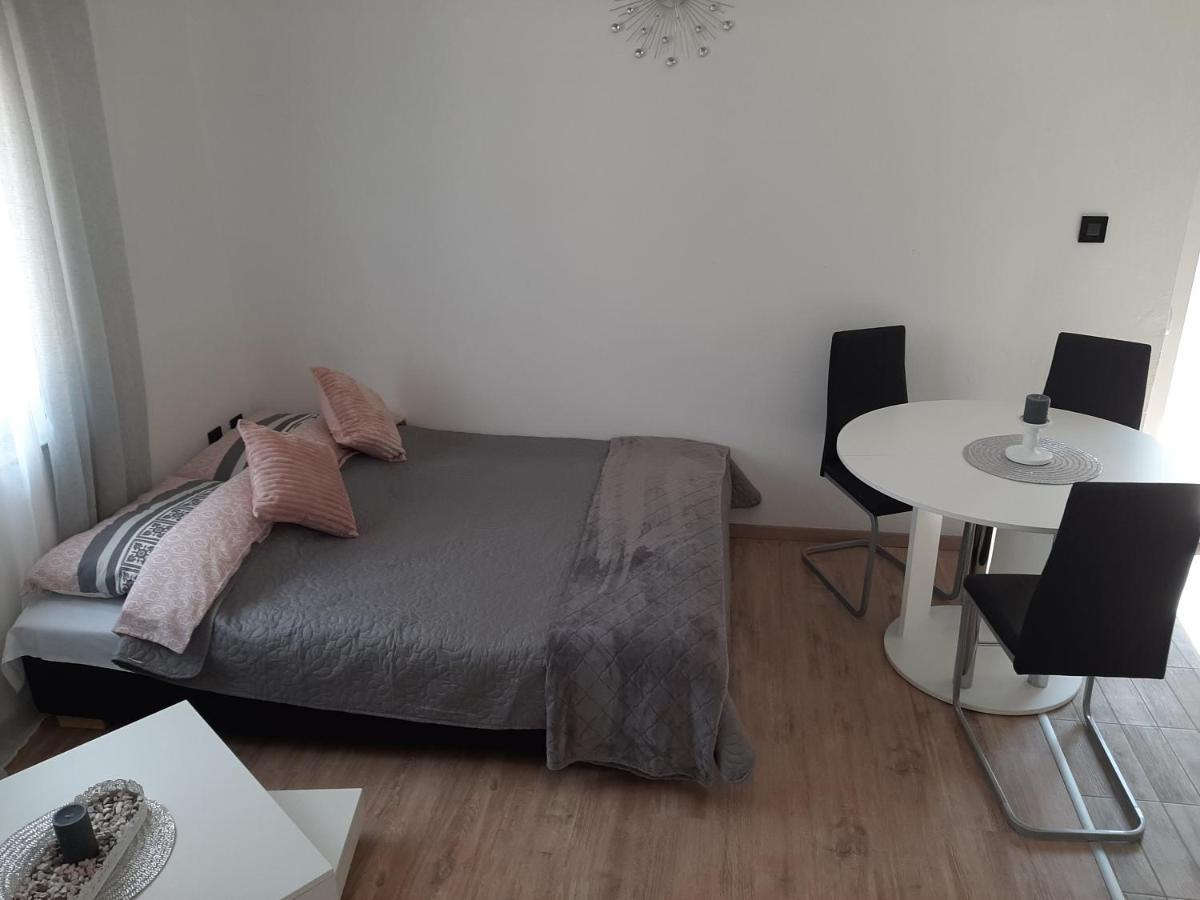 Ferienhaus Karlo Pridraga Eksteriør bilde