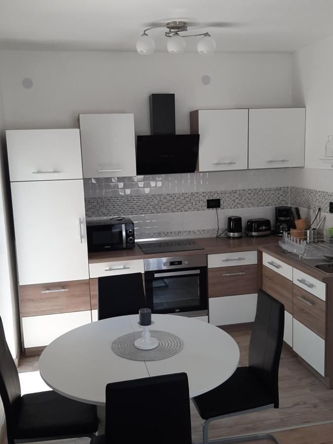Ferienhaus Karlo Pridraga Eksteriør bilde